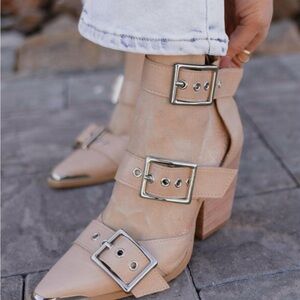 Elegant Beige Buckle Heeled Boots